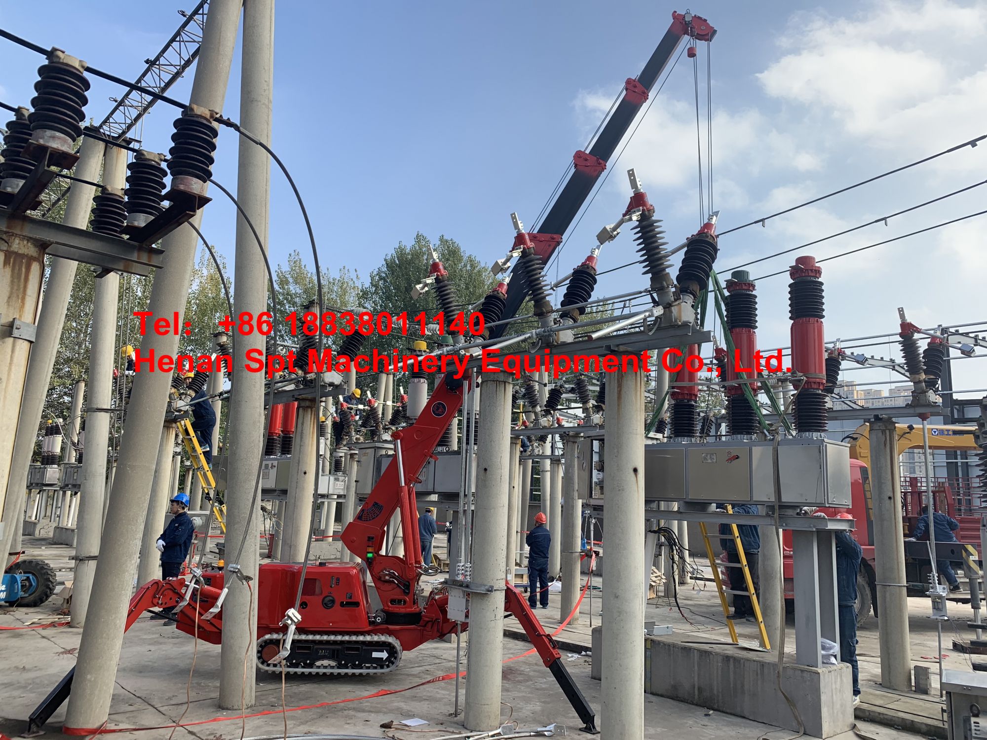  Due to the limitation of working space, the Power Bureau rent the SPT299-3T spider crane to efficiently complete the 35KV circuit breaker maintenance.