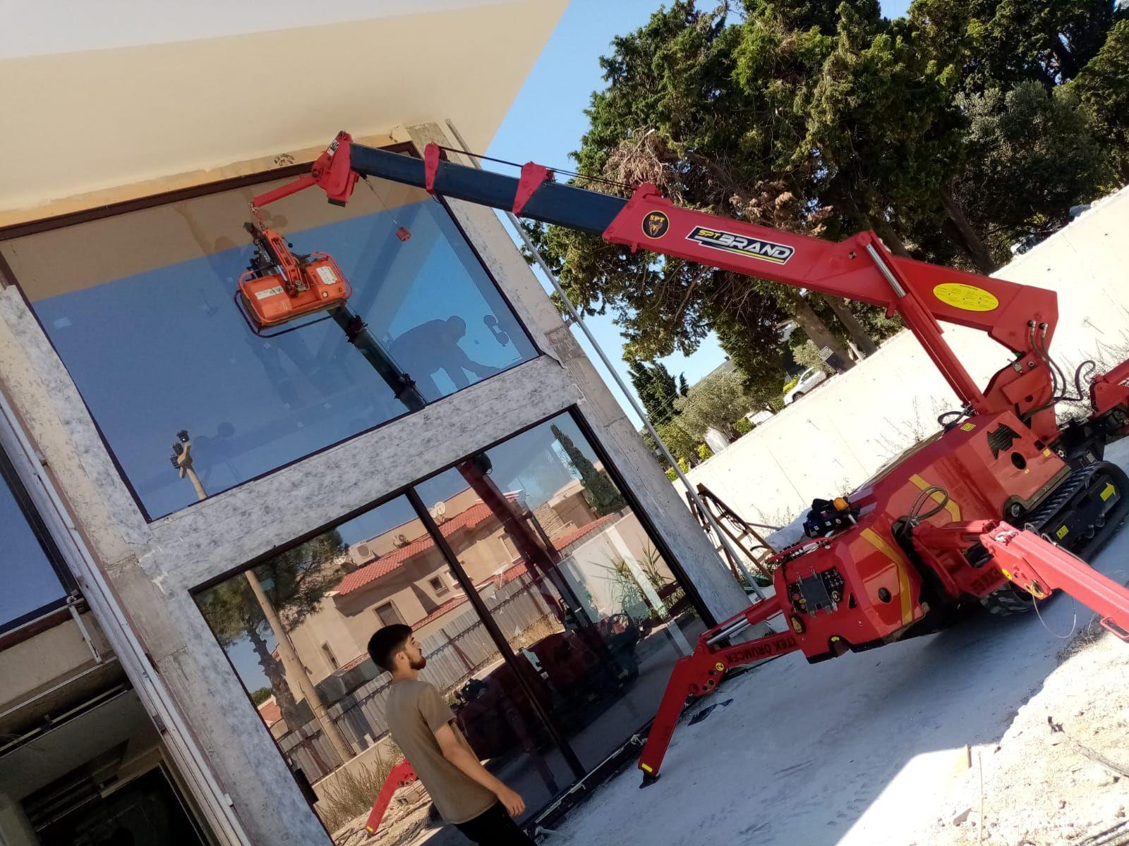 SPT299 SPIDER CRANE